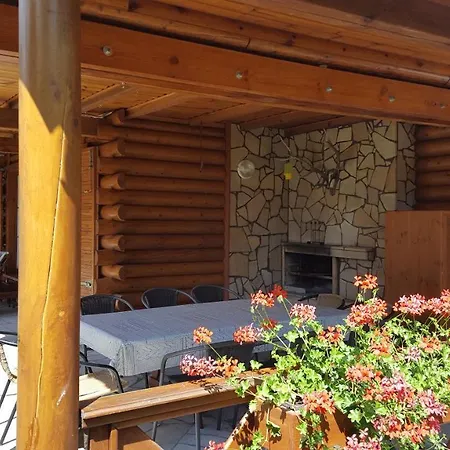 Mazury Drewniany Dom K/elku Lodge *